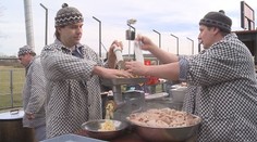 Na Kroměřížsku vyrobili obří tlačenku! Tipněte si, kolik měřila?