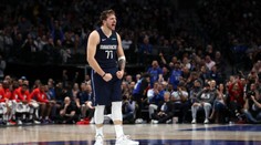 Vítězné série Bucks i Raptors končí. Dallasu se stylově vrátil Dončič