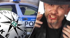 Nebezpečná práce policistů! Agresivní opilec se zakousl do vysílačky