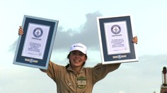 Devatenáctiletá pilotka sama obletěla svět. Rekordmanka byla i v Česku