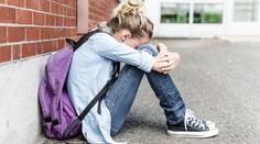 Šikana na Slovensku: Spolužačky měly nalít 12leté školačce chemikálii do pití