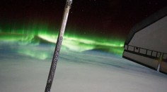 ÚCHVATNÉ FOTO! Polární záře pohledem kosmonautů! PŘÍMÝ PŘENOS Z ISS