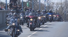 Velkolepé zahájení sezóny: Do Poděbrad se sjelo 6 tisíc motorek
