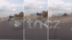 Brutální nehoda kamionu na D5 zachycena na VIDEO: Tohle známe z amerických filmů!