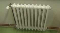 Ceny energií postupně padají. Ekonomové však radí si je zafixovat