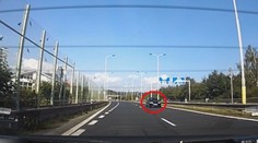 Místo 70 km/h jel 130. Na piráta silnic v BMW si došlápla policie. Nebyl sám