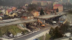 Neobvyklá rekonstrukce mostu. V Litvínově za den vyrostl nový