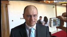 VIDEO: Facka od "Anči" rozesmála šéfa slovenských poslanců