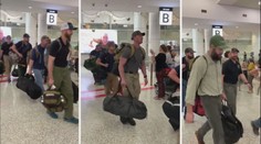 Hasiči z USA vyrazili Austrálii na pomoc. Na letišti je přivítal potlesk!