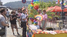 Účastníci Prague Pride se místo průvodu plavili po Vltavě