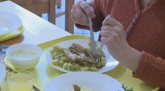 Jídelny konkurují restauracím. Jídla jsou levnější a někdy i kvalitnější