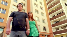 Realitka zneužila, že jsou Lukáš a Lenka slepí. Prodala jim byt hrůzy
