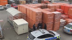 Záhadná smrt, v Jihlavě našli mrtvolu muže v podřepu