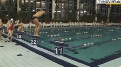 VIDEO: Bezruký plavec (14) sbírá medaile