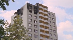 Měla to být partnerská msta. Muž prý nesl k bytu láhev benzínu!
