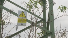 Pouštění draků se strhlo v boj o život. Muže na Trutnovsku zranil elektrický proud