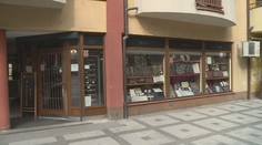 Policie sestavila identikit pomocí AI. Hledá podezřelého z krádeže šperků, poznáte ho?