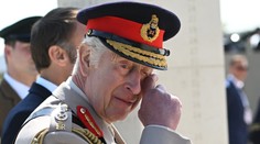 Král Karel neudržel emoce. Před zraky všech se rozplakal