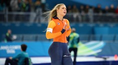 Krásná olympijská šampionka draží svůj zlatý dres. Pomůže klubu, kde začínala