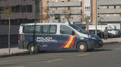 Muž poničil tisíce let staré jeskynní malby. Kvůli lepším fotkám je polil vodou