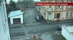 V kradeném autě prchal před policií, několikrát boural