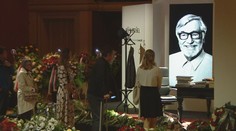 Poslední rozloučení s Jiřím Bartoškou. Lidé stěží zadržovali slzy