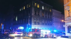 Na pražském Žižkově hořel byt, záchranka ošetřila jednu osobu