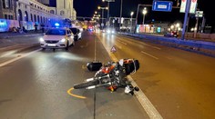 Motorkář srazil na magistrále v centru Prahy chodce, ten nepřežil