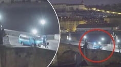 Karlův most blokují auta. Protest proti vládě má mít na svědomí youtuber