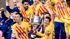 Messi už zase juchá. Se spoluhráči získal po dvou letech trofej