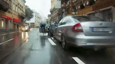 Znáte holandský chvat? Jednoduchý trik chrání cyklisty i dveře od auta
