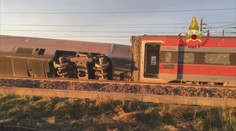 Na severu Itálie vykolejil rychlovlak! Strojvedoucí zemřeli, 27 zraněných