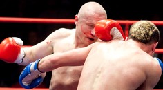 Boxer Konečný je mistrem světa! Zápas s Larbim ukončil před limitem