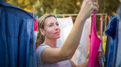 Věšíte prádlo správně? Většina lidí používá kolíčky špatně, tvrdí žena