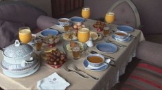 KOŘENÍ: Láďa Hruška natáčel o jídle v Maroku