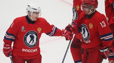 VIDEO: Putin opět řádil na ledě. Ve společnosti hvězd nasázel 8 gólů