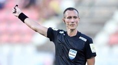Jak zničit fotbal: Baráž v režii sudích, hráči mlčí a bojí se pokut