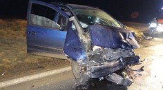 Při vážné nehodě u Kolína se zranilo šest lidí, dva těžce