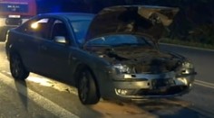 Šílenec v autě: Třikrát za sebou naboural do auta, ve kterém byly děti!