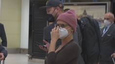Desítky Čechů uvízly na letišti v Německu. Nechtěli je pustit do letadla