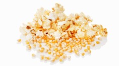 Proč zůstanou v popcornu nevypukaná zrnka? VYSVĚTLENÍ