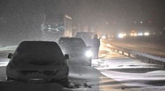 Na severu Evropy udeřila extrémní zima. Uvěznila lidi v autech, má už dvě oběti
