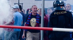BITKA FOTBALOVÝCH FANDŮ: Přes 300 fanoušků Sparty a Baníku rozehnala policie!