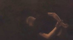 Rvačka na pražském Karlově náměstí. 26letého muže útočník kopal do hlavy