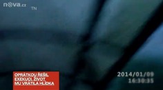 VIDEO: Takhle vypadá záchrana oběšeného muže z pohledu policisty!