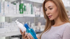 Hygienici odhalili závadnou kosmetiku. Výrobky známých značek můžete mít doma