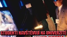Studenti navštěvují na univerzitě kurz porna