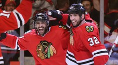 Rozsekl to ROZSÍVAL! První bitvu o Stanley Cup vyhrálo Chicago po 113 minutách!