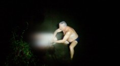 Opilý muž spadl v Brně do řeky. Policistům s ním museli pomoct i hasiči