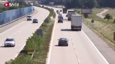 Nepustíme bourající tiráky do Česka, plánuje policie